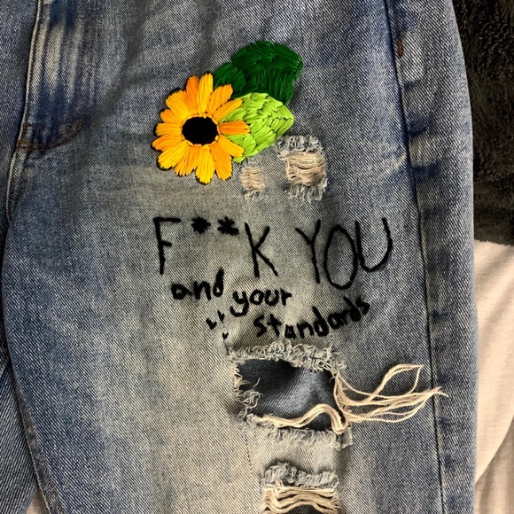 Embroidered pants - Picture 3 of 6